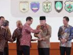 Gubernur Rohidin Mersyah Diganjar Penghargaan Dari Mendikbud Ristek