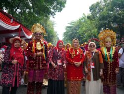 Ikut Pawai Dekranas di Solo, Bengkulu Kenalkan Bunga Rafflesia dan Gunung Bungkuk