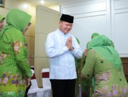 Gubernur Rohidin Imbau Masyarakat Bengkulu Pasang Bendera Merah Putih Sebulan Penuh 