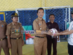 Asisten I Pesisir Barat Buka Turnamen Futsal U-23