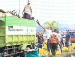 Kadis DLH Palopo Tugaskan Pegawai Kebersihan Di Sekitar TPI