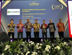 Gubernur Rohidin Sabet 2 Penghargaan Top Pembina BUMD 2024