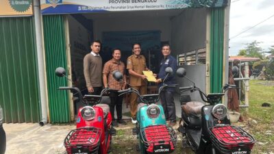 Apresiasi Program Walikota, APERSI Bengkulu Serahkan 3 Unit Sepeda Listrik
