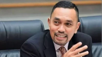 Viral Isu Video 7 Menit Ahmad Sahroni dan Nafa Urbach dari Flashdisk Putih, Benarkah Ada?