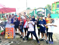 Dukung UMKM, Ketua Komisi II Rodi Borong Jajanan Sehat Polo Pendem Bagi Gen Z