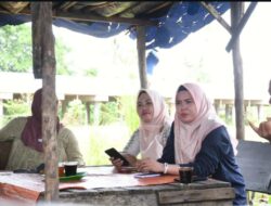 Tegas, Plt Dispar Kota Bengkulu Nina Intruksikan Pedagang Wisata Pajang Harga Menu