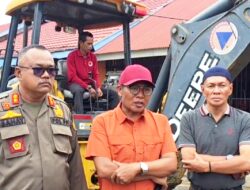 Demi Tegakkan Perda, Kasatpol PP Kota Sahat Pertaruhkan “Nyawa”