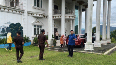 BENGKULU DALAM SOROTAN: Giliran Rumah Mantan Bupati Kepahiang Bando Amin Digeledah Kejari Terkait Dugaan Korupsi Lahan GOR