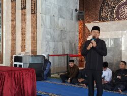 Peringati Nuzulul Qur’an di Masjid At-Taqwa, Dedy Wahyudi Apresiasi Kehadiran Ustazah Angelina Sondakh