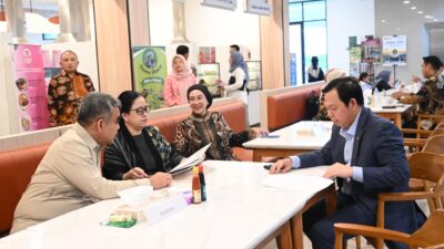 Kompak Naik Buggy, Pimpinan Parlemen RI Makan Siang Dan Berdiskusi Di Kantin Demokrasi Senayan