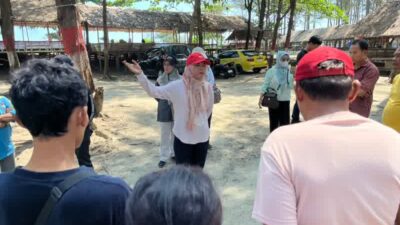 Dinas Pariwisata Kota Bengkulu Kembali Tertibkan Pondok Liar di Pantai Panjang, Pedagang Akhirnya Melunak