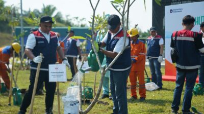 Jaga Kelestarian Lingkungan, UltahHK Ke 65 Tahun Tanam 17.000 Pohon di 11 Ruas Tol JTTS