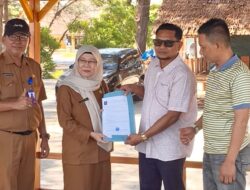 Dukung Pariwisata, DPD Himperra Serahkan 5 Unit Gazebo Gratis di Pantai Panjang ke Pemkot Bengkulu
