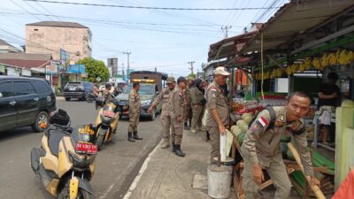Tindak Cepat PKL Nakal, Warga Bisa Lapor Satpol PP Kota No WA 0813-1090-101