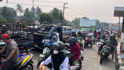 Bengkulu Darurat Pertalite! Kendaraan Mengular di SPBU, Eceran Ikut Gaib