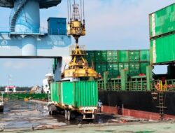 Pelindo Regional 2 Bengkulu Perkuat Transformasi Operasional, Gantry Luffing Crane Beralih ke Energi Listrik